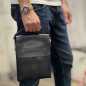 Geanta tip borseta barbati de Umar sau Mana, Culoare Negru, 21 x 27 x 4/6 cm Geanta tip borseta barbati de Umar sau Mana, Culoare Negru, 21 x 27 x 4/6 cm